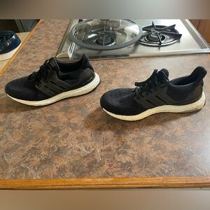 Black ultraboost